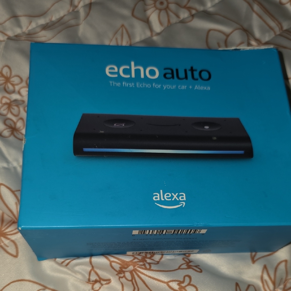 Echo Auto Car Stereo Receiver - Black with Blue Accent